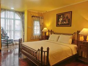 3 Bedrooms House CM old town