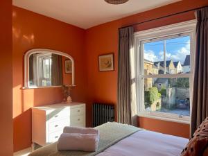 Stylish Victorian Home - Central Frome