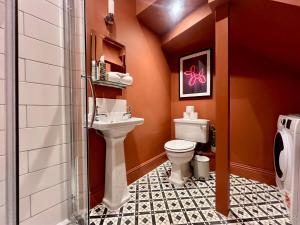 Stylish Victorian Home - Central Frome