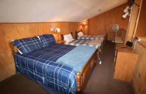 Leatherbark 306A 2BR 1BA Sleep 8 Fireplace WiFi Close to Village and Slopes