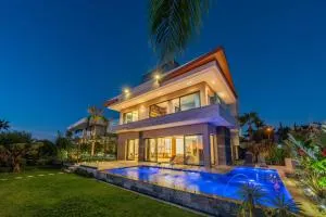 Villa Talia, Luxury Stay, Golf & Lake View - El Makina