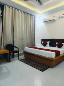 Ganga palace -near Prem mandir - Vrindāvan