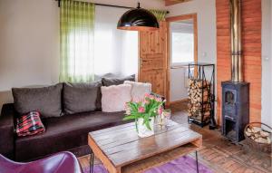 Beautiful Home In Zur With Sauna