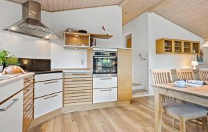 Amazing Home In Toftlund With Wifi