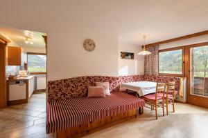 "Schmeisshof "Ferienwohnungen Taxacher Johann und Renate