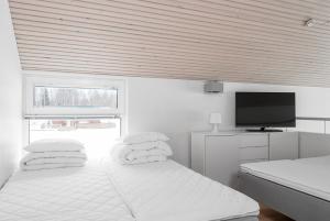 Kelluvat huvilat, Kapteeni, Reposaari