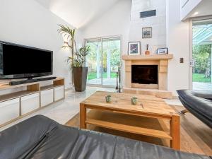 Maisons de vacances Grande Maison Lumineuse a 10km de Paris : photos des chambres