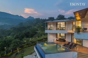 EKOSTAY - Infinity Villa with infinity pool