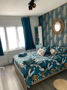 Chambre Paon avec partie commune A 6min de l A26 et 15 min de stOmer, lumbres et aire sur la lys