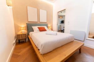 Superbe appartement deux chambres, centre proche port