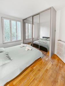 Maisons de vacances Grande Maison Lumineuse a 10km de Paris : photos des chambres
