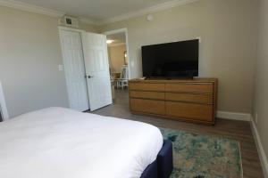 Luxury living - close by beach!