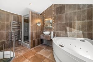 Hotels La Chevre d'Or : Suite Junior - Vue sur Mer