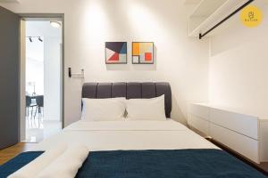Seaview 2BR Infinity Pool & EasyAccess to Town 201