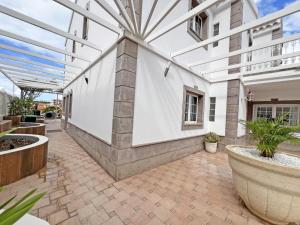 Villa Esmeralda junto al mar