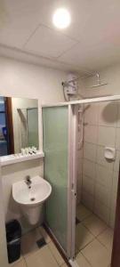 BeccasBedsitatHorizons101Tower2