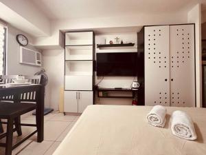 BeccasBedsitatHorizons101Tower2