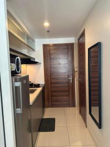 BeccasBedsitatHorizons101Tower2