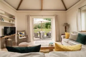 The Avocet Cottage - Colkirk