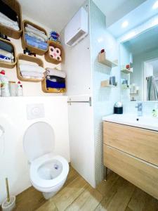 Maisons de vacances Charmante petite maison avec jardin : photos des chambres