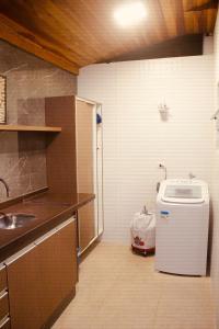 Casa confortável em condomínio a 250 mts da praia