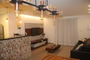 Casa confortável em condomínio a 250 mts da praia - Praia de Juquehy