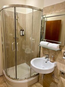 Kensington House by Warren Collection