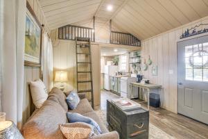 Exotic Animal Farm Stay in Illinois Tour, Explore