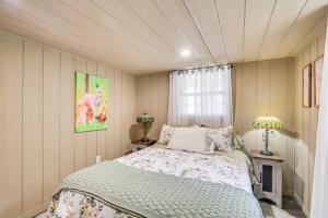 Exotic Animal Farm Stay in Illinois Tour, Explore