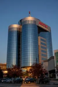 拉顿广场酒店 - 卢卡维卡