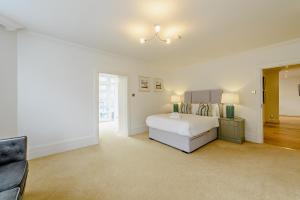 Strathmore Court Apartments