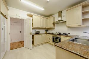 Strathmore Court Apartments