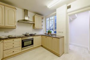 Strathmore Court Apartments