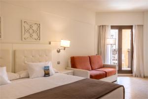 Family Room with Lake View room in Iberostar Isla Canela