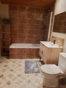 Sejours a la campagne The Railway Cottage at Montazels : photos des chambres
