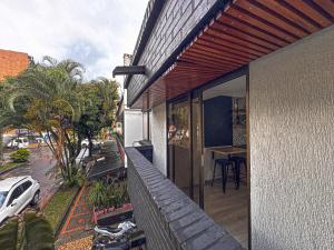 Alojamiento en apartamento cerca a Provenza - M203 By Roots Rentals