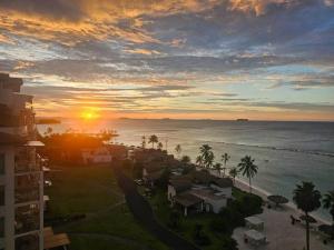 Elegant 5-Bedroom Apartment in Exclusive Playa Escondida Pet Friendly