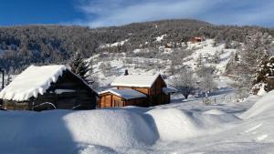 Chalets Chalet luxueux SAUNA WIFI : photos des chambres