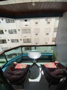 Apto Enseada Guarujá 600m praia