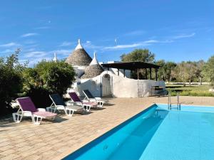 Trullo della Luna tipico casale in un uliveto, piscina esclusiva