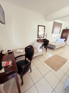 Pedro Navarino 3 Laganas