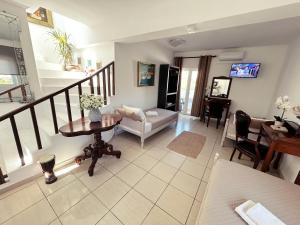 Pedro Navarino 3 Laganas