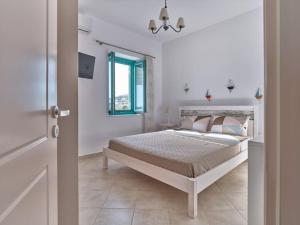 Two Bedroom Cycladic House With Sea View