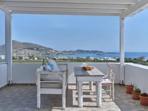 Two Bedroom Cycladic House With Sea View