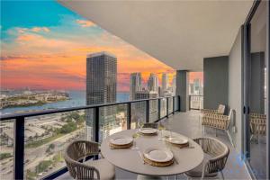 Apartment 3BR-3 BTH - Gym & Pool