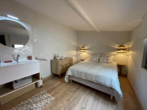 Appartements Duplex en rez-de-chaussee avec cour interieure privee, proche de la mer, WIFI : photos des chambres