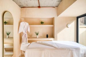 Caliza Roma Residences by Tasman