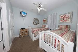 2 Bedroom Condo at Crystal Tower with 2 Outdoor Pools, Lazy River, Heated Indoor Pool, Beach Access