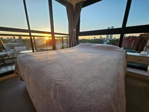 vista abierta plaza Armenia