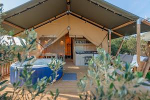 Adriatic Heritage Glamping No1 with Jacuzzi